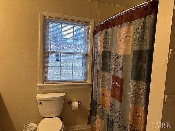 5th image of 1107 Milford Ln