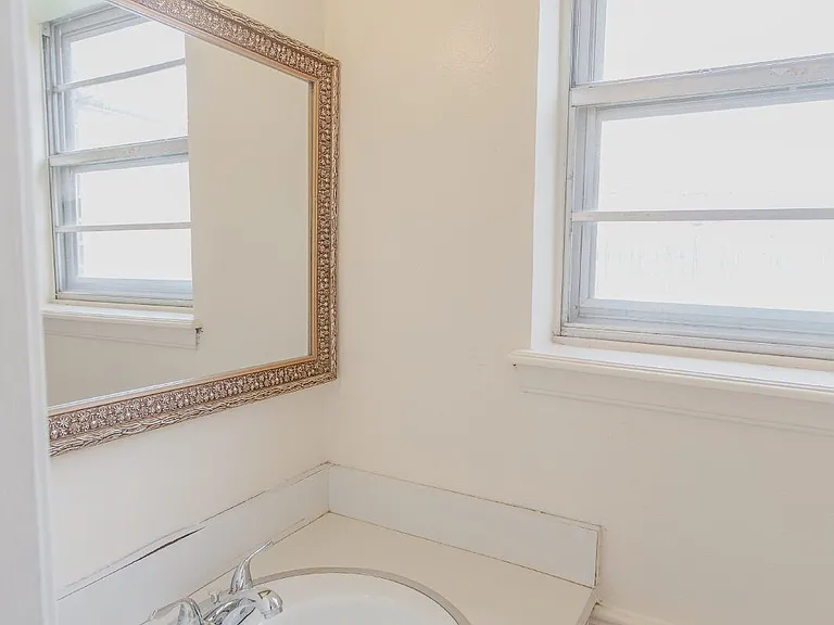 9212 S McKinley Ave — Photo 15