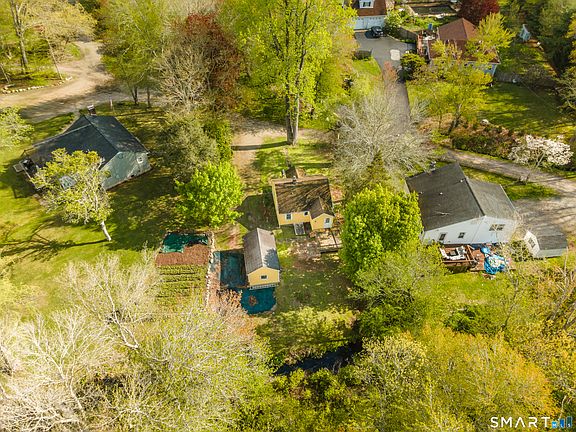 2nd image of 1007 Long Cove Road