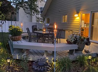 6375 Surrey Ridge Rd, Lisle, IL 60532