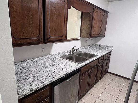 4th image of 117 Park Pl