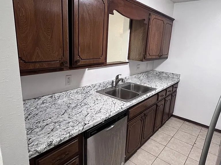 117 Park Pl — Photo 4