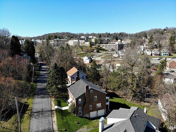 2nd image of 1 Hillside Dr