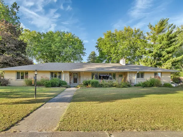 170 W 1st St, Coal City, IL 60416