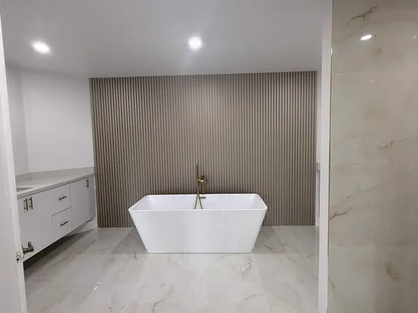 7928 NW 190th Ln, Hialeah, FL 33015