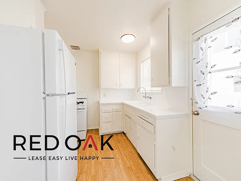 5317 Auckland Ave #3 — Photo 2