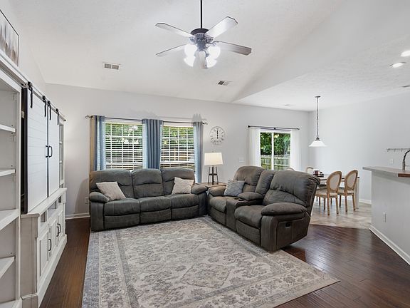 4th image of 3701 Ivanora Dr