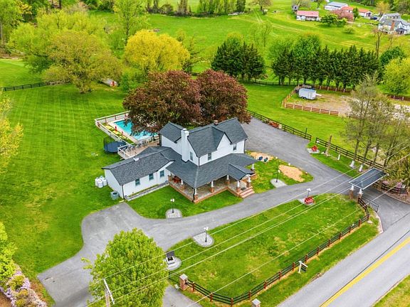 3rd image of 3524 Blenheim Rd