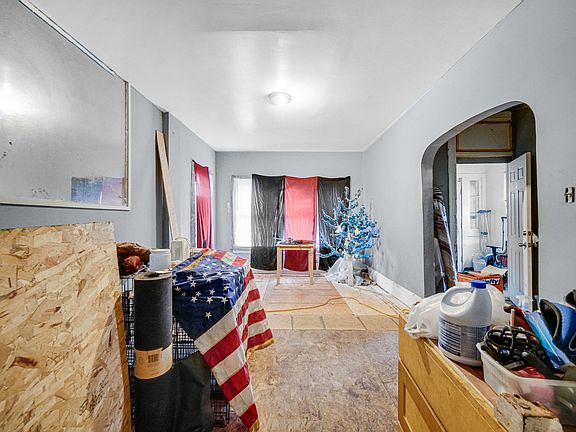 3rd image of 6237 S May St