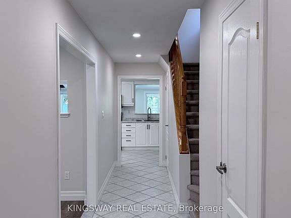 3rd image of 3123 Bartholomew Cres