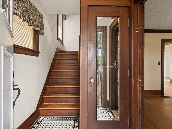 5th image of 454 Genesee Park Blvd
