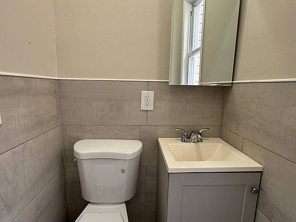 4th image of 426 S 17th St Floor 3