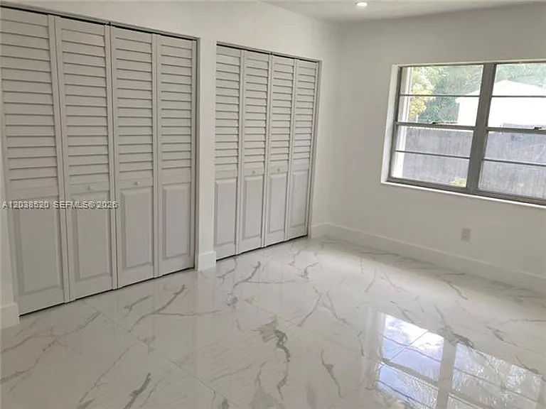18765 SW 100th Ave — Photo 17