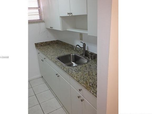 4th image of 734 Meridian Ave #1R