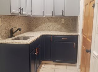 18 Warwick St APT 2, Auburn, MA 01501