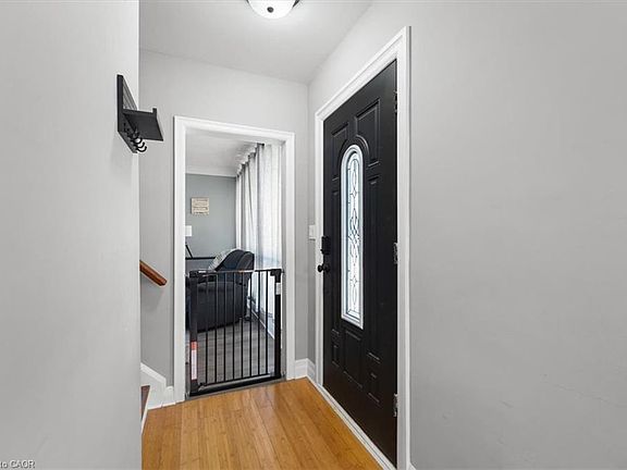 5th image of 233 Auburn Ave