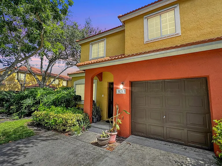 10341 SW 18th St — Photo 4