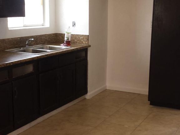 3rd image of 1111 W 93rd St #1/2