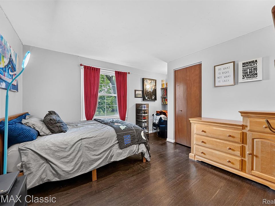 6638 Woodbank Dr, photo 21