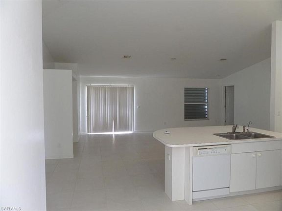 4th image of 1157 SW 44th Ter