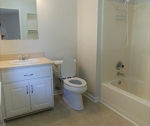 5th image of 323 Iris Ln