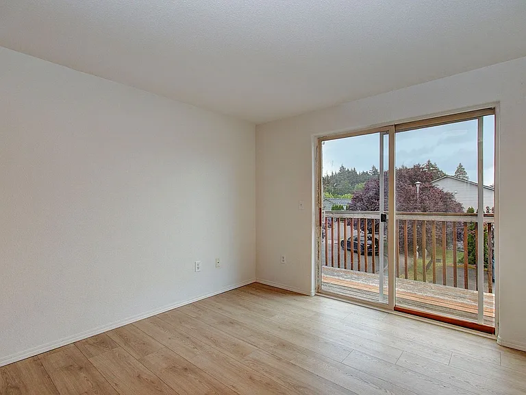 8601 NE 21st St #D — Photo 14