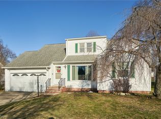 1359 Beaconfield Rd, Lyndhurst, OH 44124