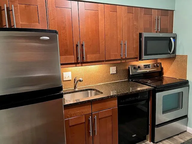 7685 Northcross Dr #406 — Photo 2