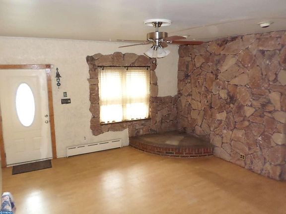 2nd image of 915 Bartram Ave