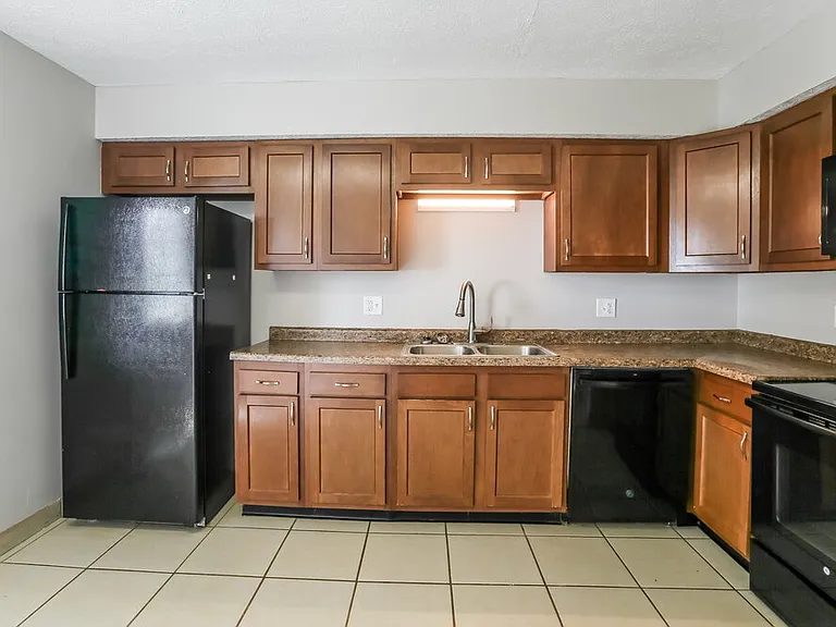6615 Cedar Ct W — Photo 8