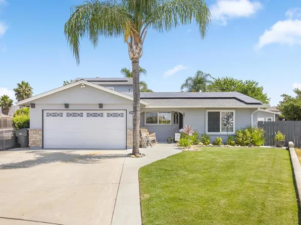 10646 Montura Ct, Santee, CA 92071