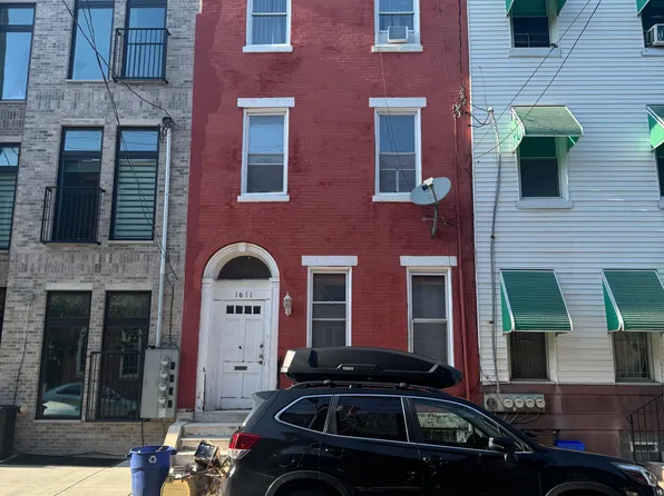 1611 Brown St #3, Philadelphia, PA 19130