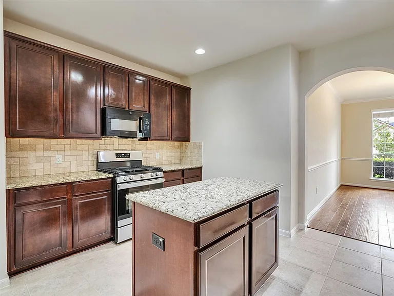 28006 Hollyfare Dr — Photo 13