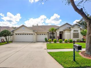 19201 Dove Creek Dr, Tampa, FL 33647