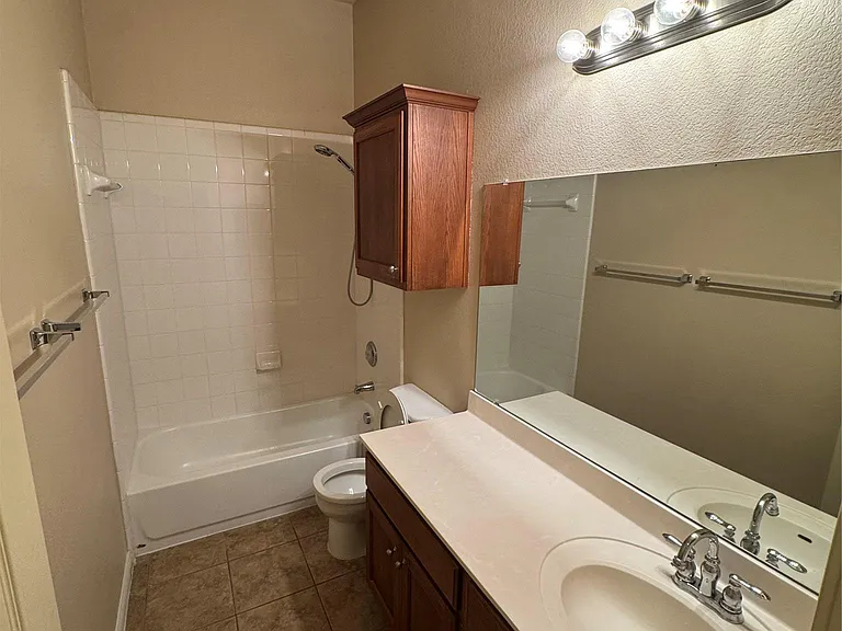 12401 Central Park Dr — Photo 5