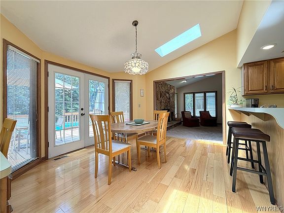 4th image of 195 Randwood Dr