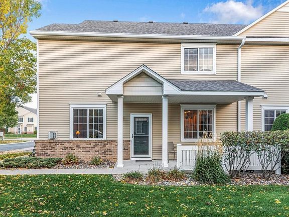 4th image of 10883 Oak Grove Cir