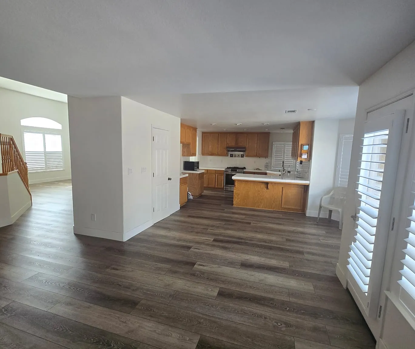 5 bed, 2700 sqft, $3,200 — Photo 4
