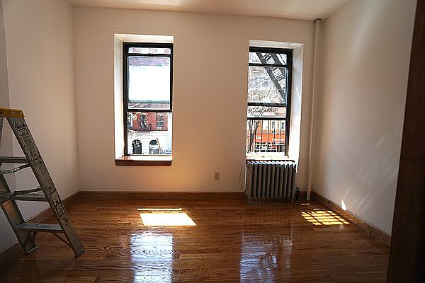 1st image of 261 E 10th St APT 3