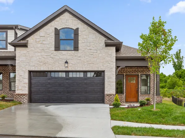 752 Wood Grove Cir #22, Hixson, TN 37343