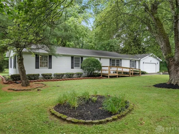 11598 Highland Hills Dr, Hillsboro, OH 45133