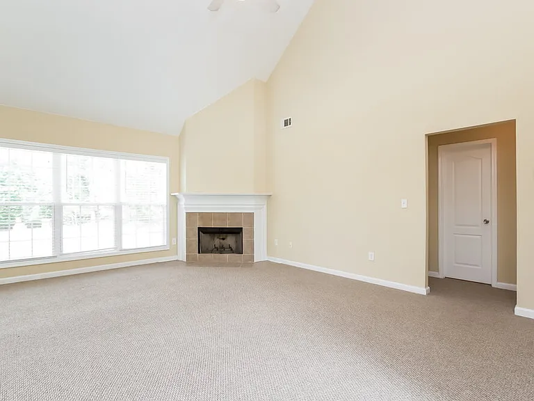 4050 Grandover Dr — Photo 4