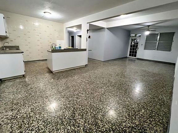 2nd image of 2 Calle Crisantemo Golden Hls