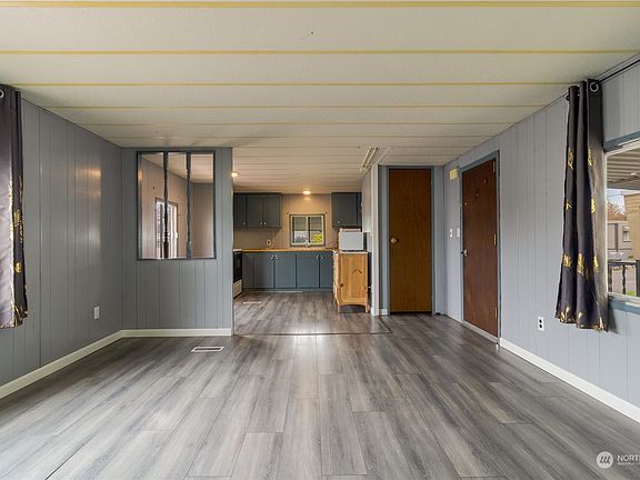 3rd image of 2219 Isaacs Ave #21