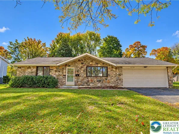 1752 Johnston Dr, Bethlehem, PA 18017