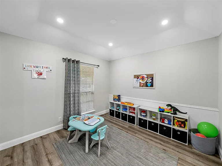 709 Thoreau Ln — Photo 16