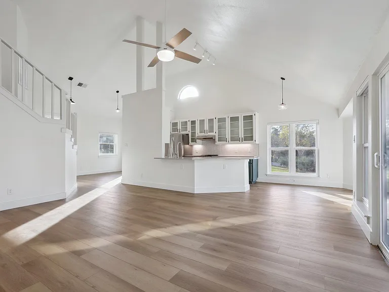 4 Concord Cir — Photo 5