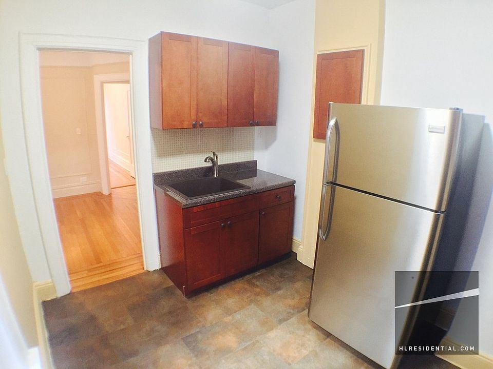 1st image of 3128 33rd St APT 1F