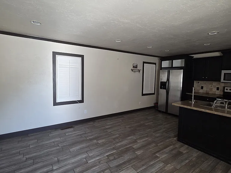 215 E Myrtle Dr — Photo 5