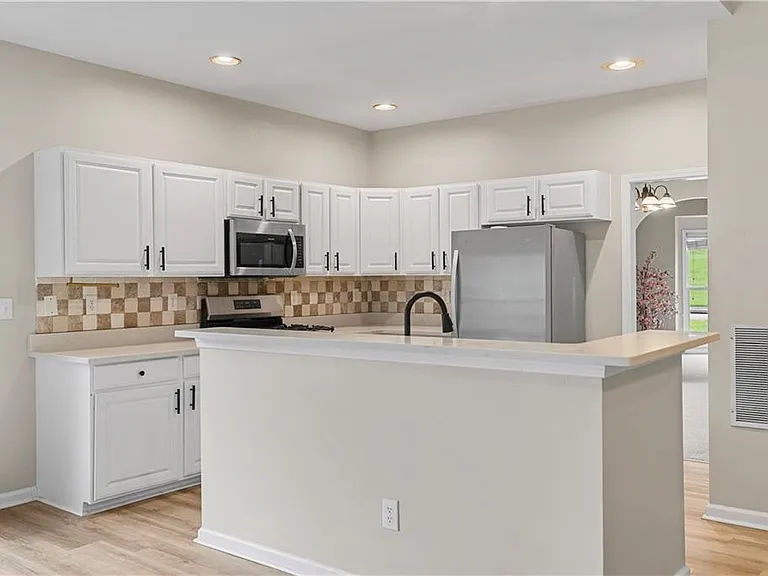 628 Vista Ter — Photo 15